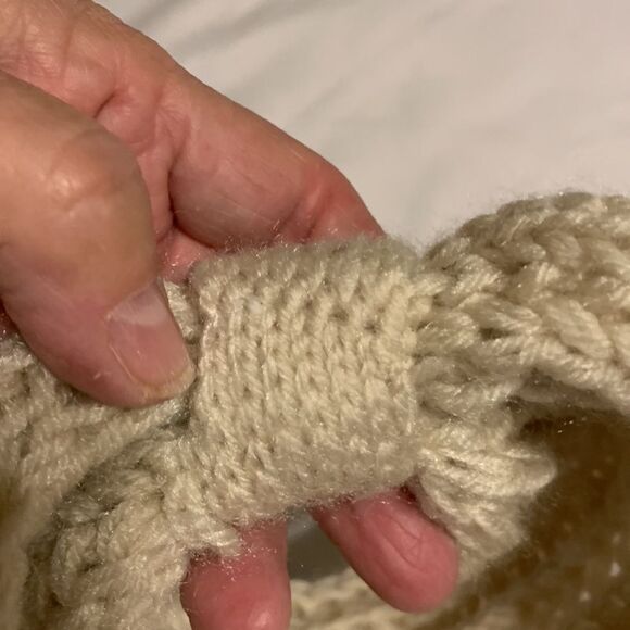 Crochet/knitted headband cream color - Picture 3 of 3